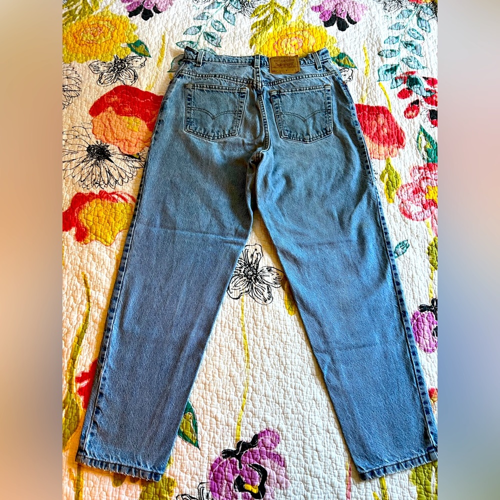 Levis 551 High Rise Mom Jeans